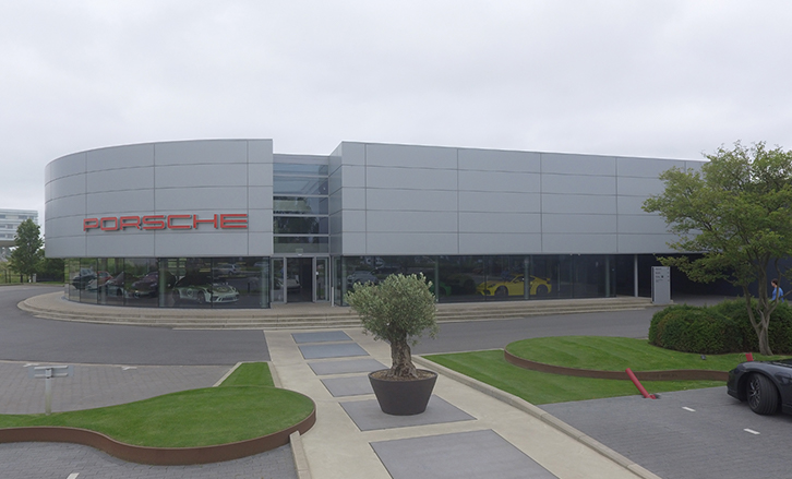 Porsche Center-Knokke-Industrie-MR Solar-zonnepanelen