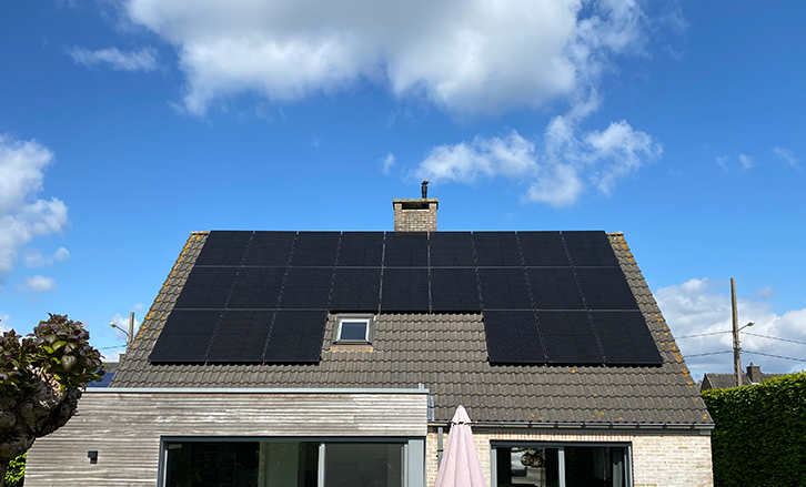 MR Solar particuliere zonnepanelen installatie Waregem